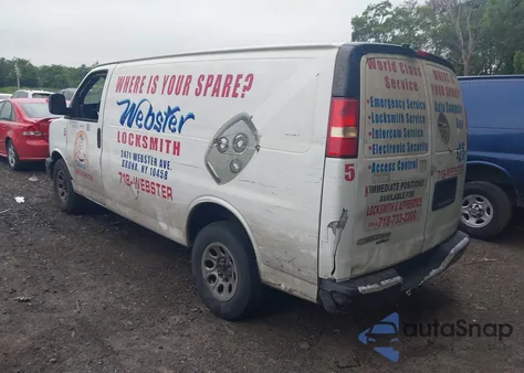 2013 Chevrolet Express 1500 Work Van z USA, uszkodzony, nr VIN 1GCSGAFX2D1102477